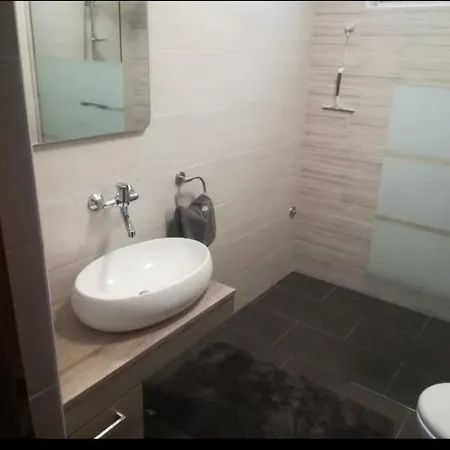Apartman Hric -50M Od Plaze- Mali Lošinj Buitenkant foto