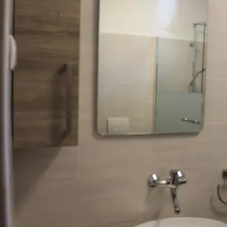 Apartman Hric -50M Od Plaze- Mali Lošinj Buitenkant foto