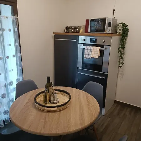 Apartman Hric -50M Od Plaze- Mali Lošinj Buitenkant foto