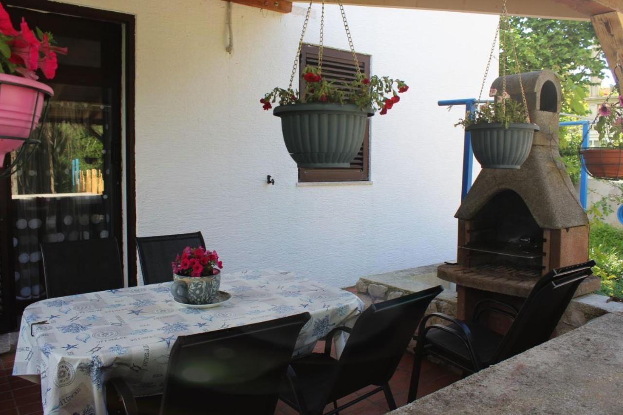Hric -50m Od Plaze- Apartment Mali Losinj