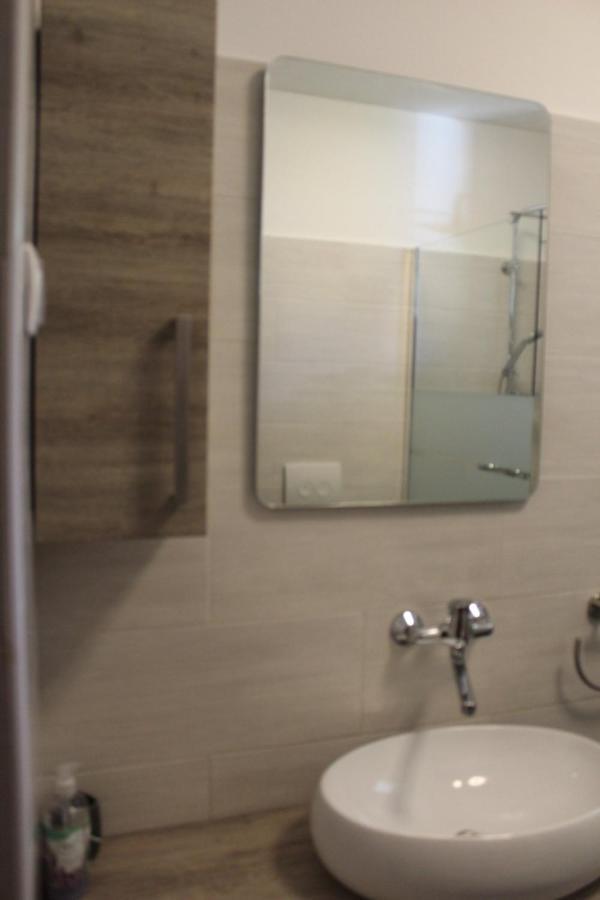 Hric -50m Od Plaze- *